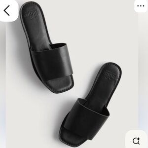 Hollister Classic Black Slides - Like New condition